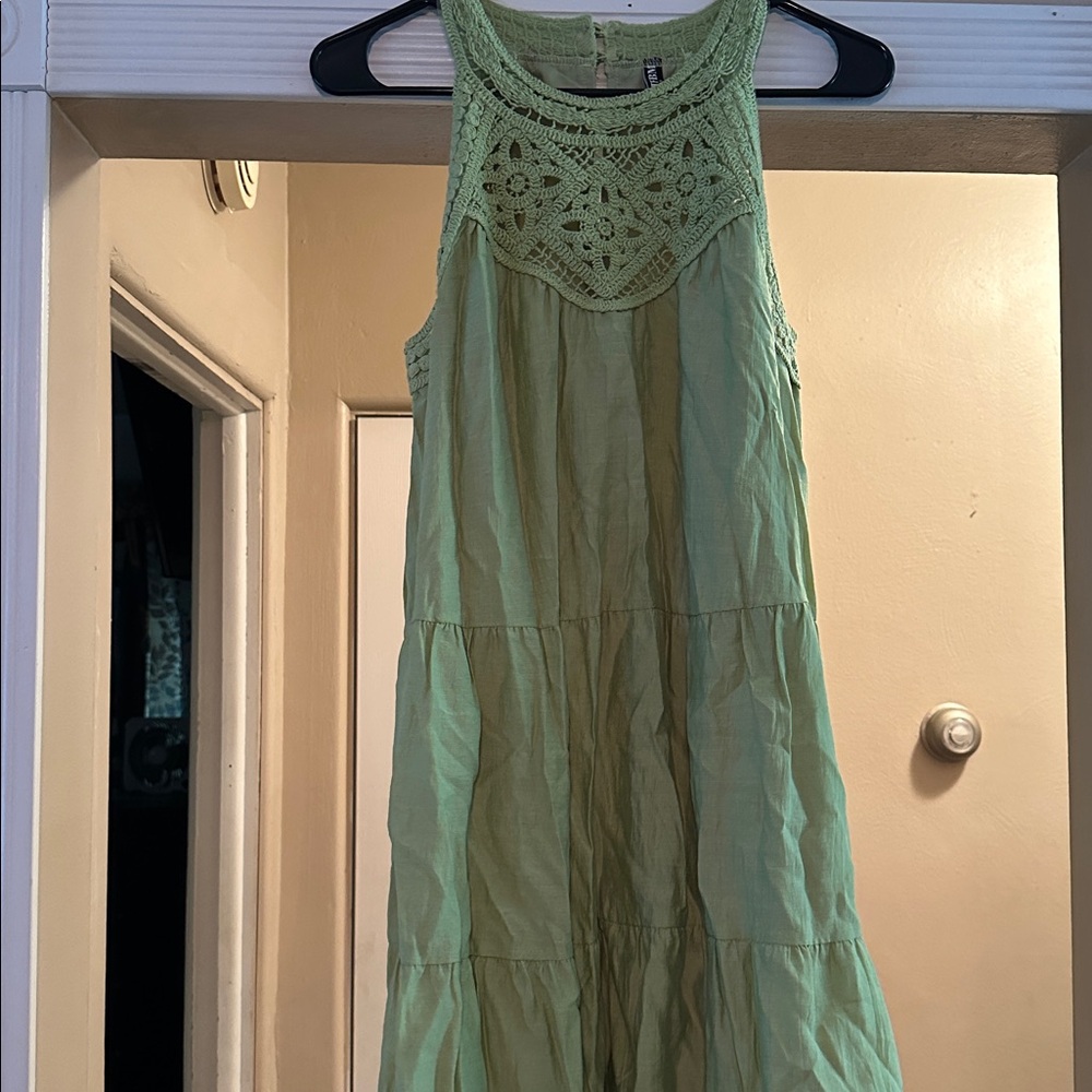 Green Sleeveless Midi Dress